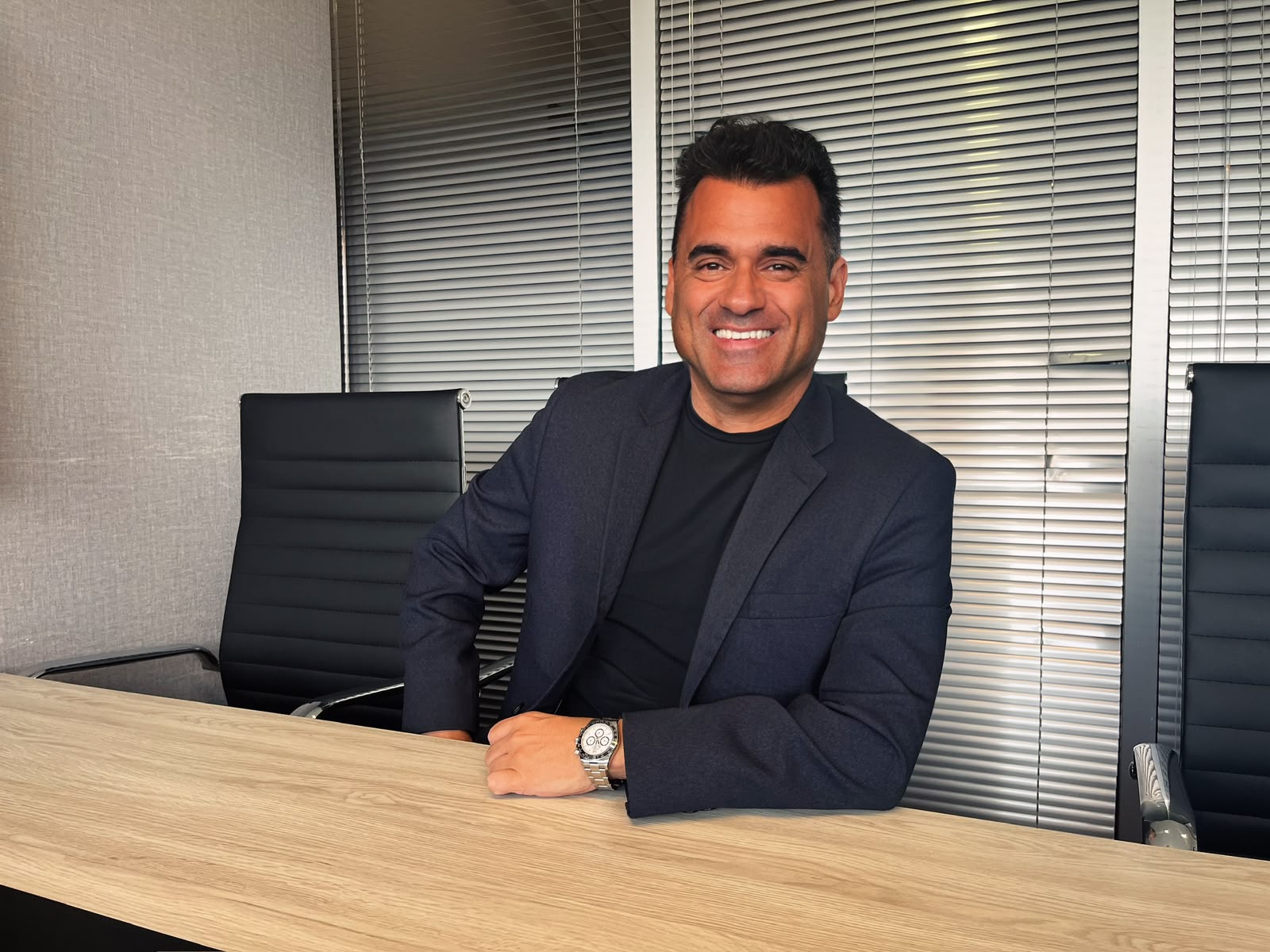 Advogados do escritório Barreto & Menin em reunião empresarial